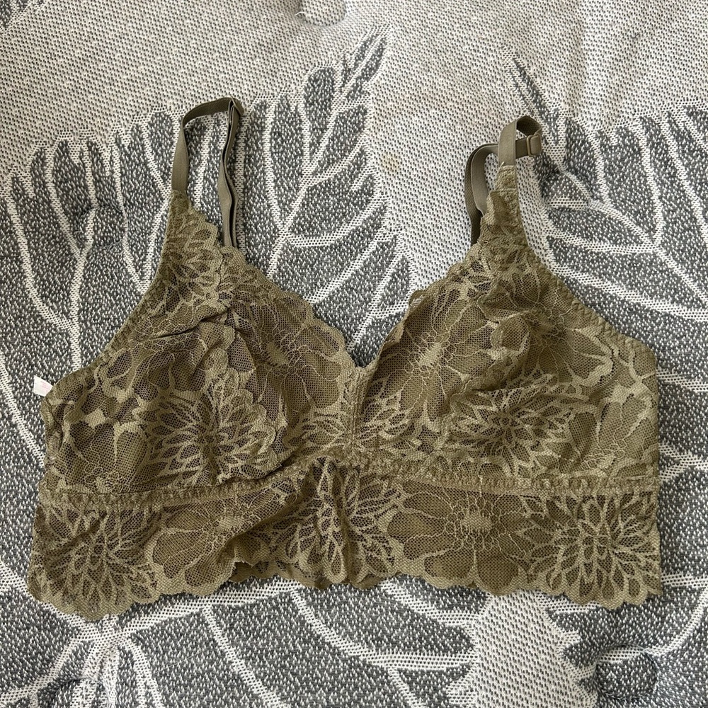 PINK Victoria's Secret Green Lace Bra